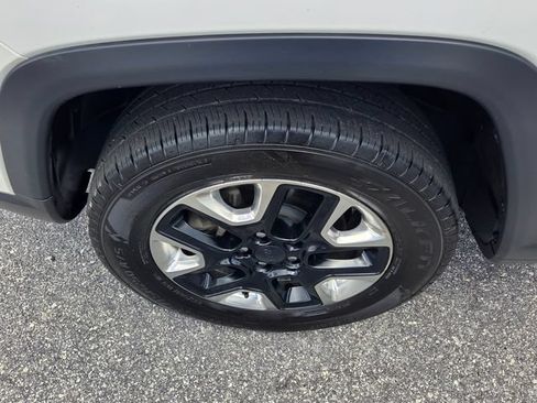 Used 2017 Jeep Compass Trailhawk w/ Leather Interior Group AWD/4WD image 18
