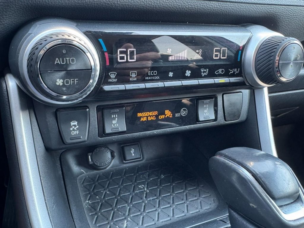 Used 2021 Toyota RAV4 XLE Premium AWD/4WD image 19