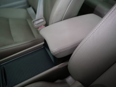 Used 2011 Honda Civic Hybrid Sedan image 29