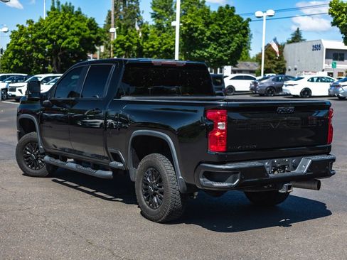 Used 2021 Chevrolet Silverado 2500 LT w/ Midnight Edition AWD/4WD image 5