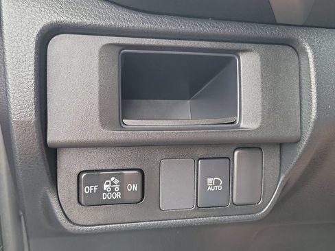 Used 2019 Toyota Tacoma SR5 RWD image 16