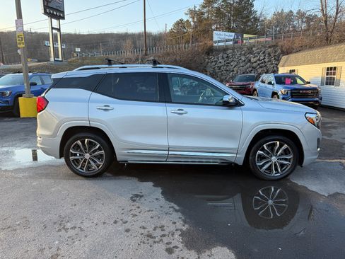 Used 2018 GMC Terrain Denali w/ LPO, 'HIT The Road' Package AWD/4WD image 6