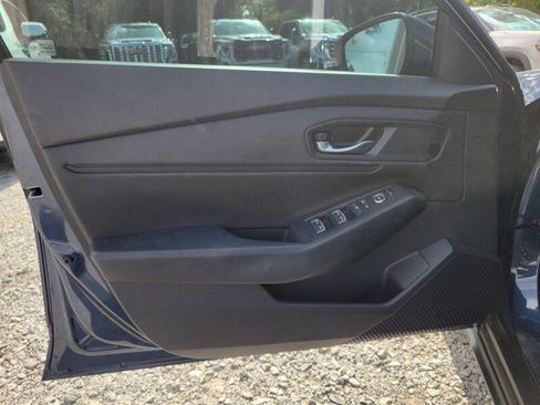 Used 2023 Honda Accord EX image 11