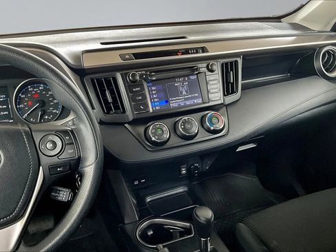 Used 2017 Toyota RAV4 LE image 9