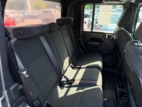 Used 2022 Jeep Gladiator Rubicon w/ Cold Weather Group AWD/4WD image 14