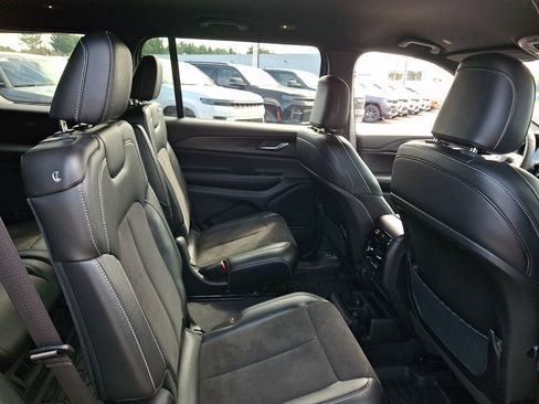 Used 2023 Jeep Grand Cherokee L Laredo AWD/4WD image 15