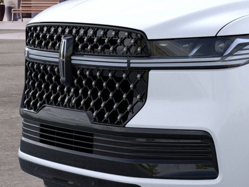 New 2026 Lincoln Navigator Black Label AWD/4WD image 17
