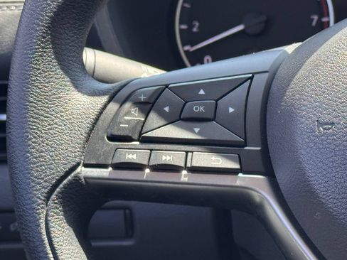 Certified 2025 Nissan Sentra SV FWD image 15