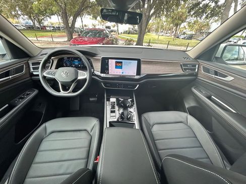 New 2026 Volkswagen Atlas SEL image 10