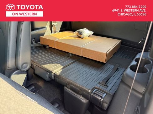 New 2025 Toyota Highlander Limited image 34