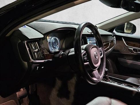 Used 2017 Volvo S90 T5 Momentum w/ Vision Package image 7