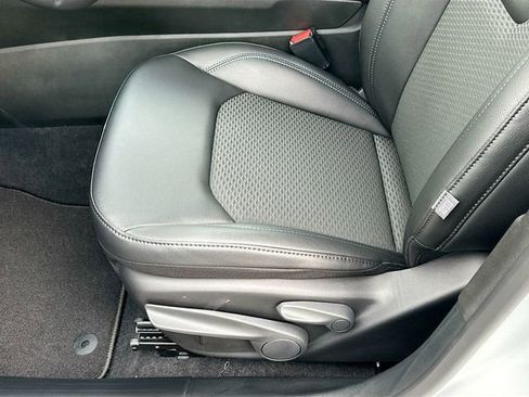 New 2026 Jeep Compass Latitude image 13