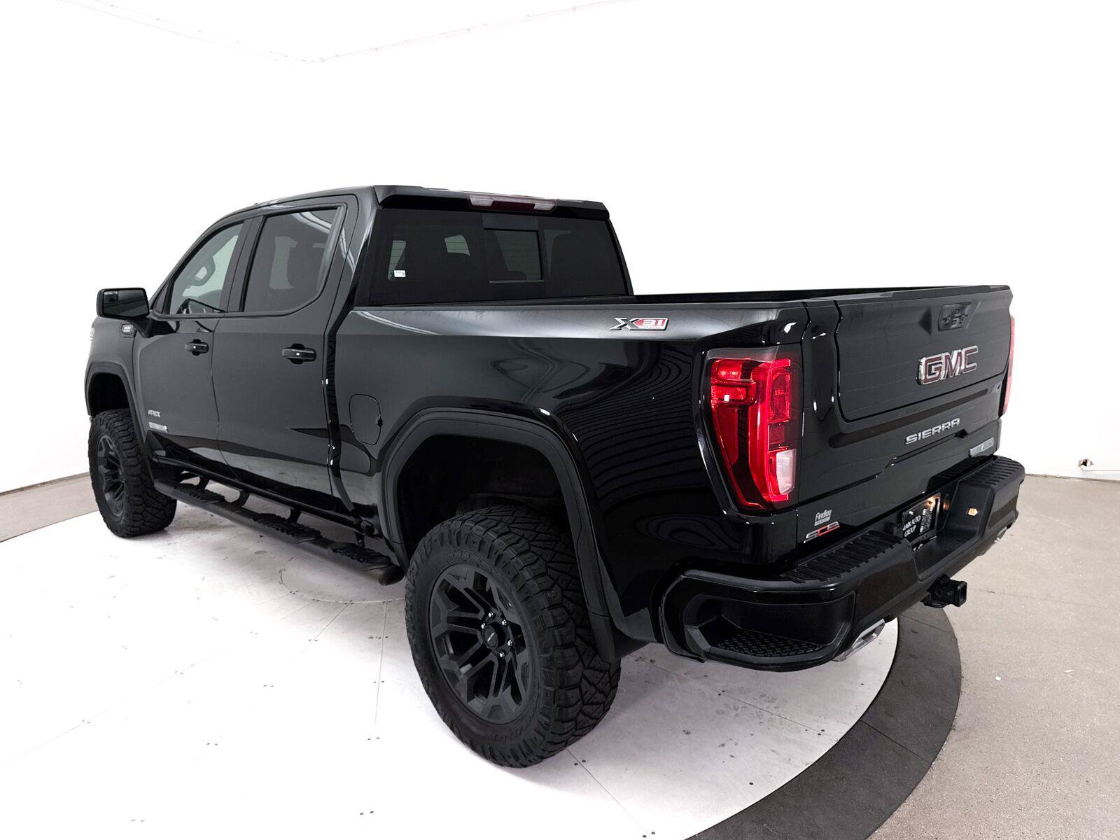 Used 2021 GMC Sierra 1500 Elevation w/ Preferred Package AWD/4WD image 14