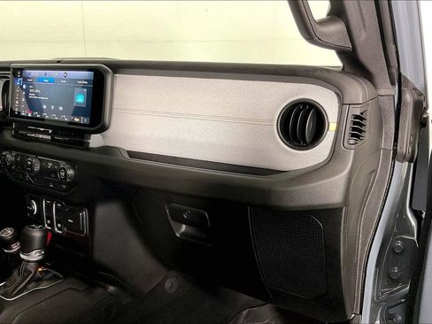 Used 2025 Jeep Wrangler Sport image 20