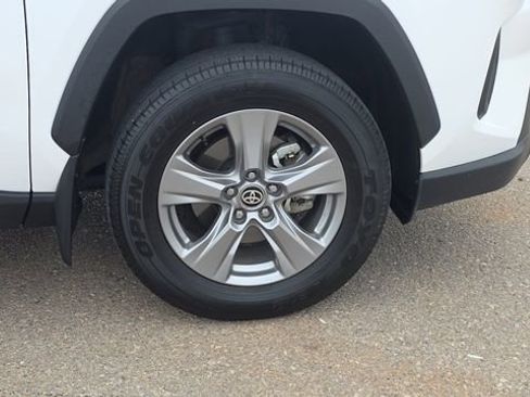 Used 2024 Toyota RAV4 XLE w/ Convenience Package image 32