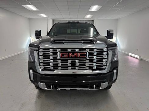 New 2025 GMC Sierra 2500 Denali w/ Denali Reserve Package image 2