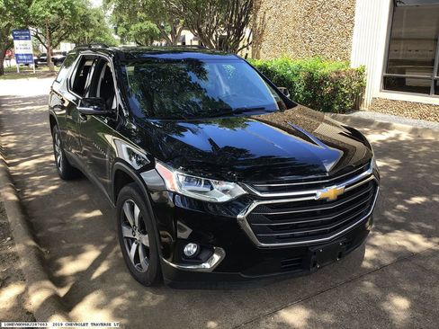 Used 2019 Chevrolet Traverse LT w/ LT Premium Package AWD/4WD image 6