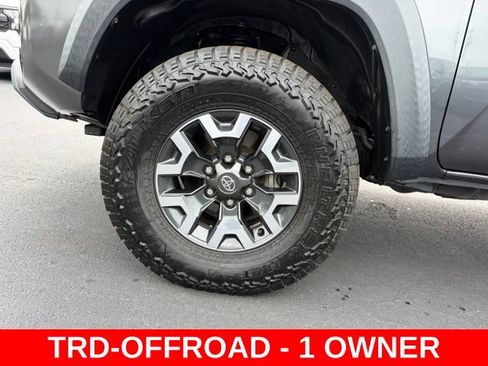 Used 2022 Toyota Tacoma TRD Off-Road w/ Technology Package RWD image 9