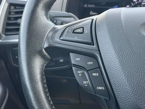 Used 2022 Ford Edge Titanium image 28