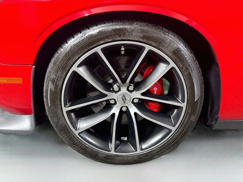 Used 2018 Dodge Challenger R/T Scat Pack RWD image 36