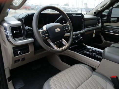 Used 2025 Ford F350 Platinum w/ Platinum Plus Package image 11