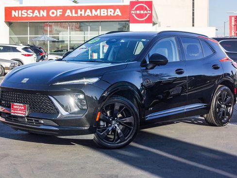 Used 2025 Buick Envision Sport Touring image 2