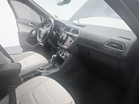 Used 2021 Volkswagen Tiguan SEL Premium R-Line image 21
