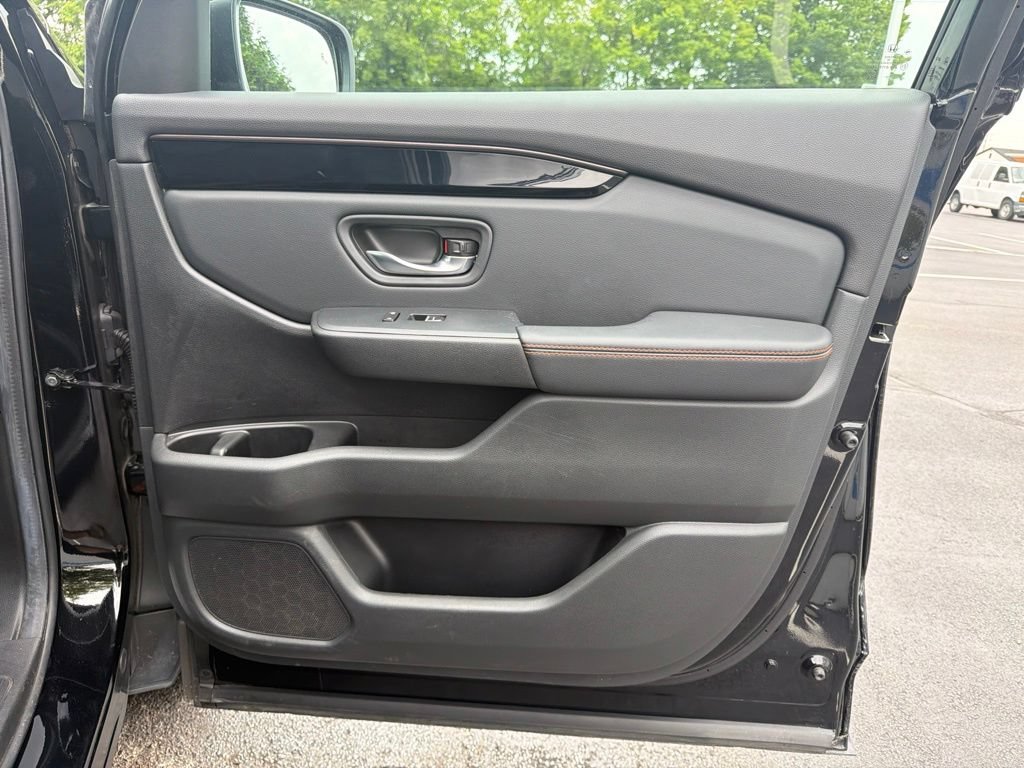 Certified 2025 Honda Pilot TrailSport image 27