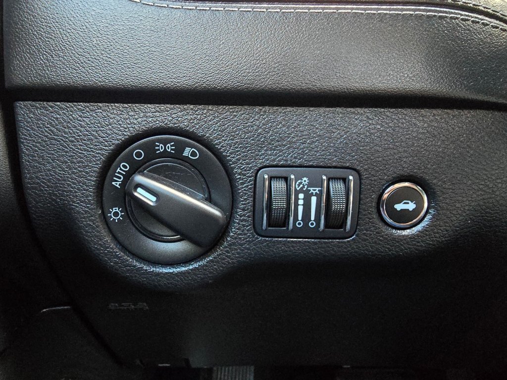 Used 2020 Dodge Charger SXT w/ Plus Group RWD image 34