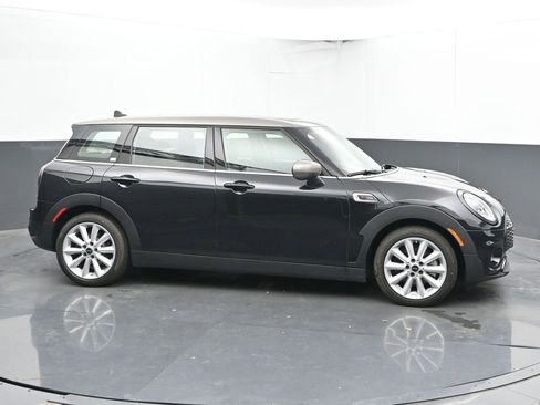 Used 2023 MINI Cooper Clubman S w/ Premium Package image 12