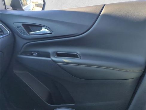 Used 2023 Chevrolet Equinox Premier image 23