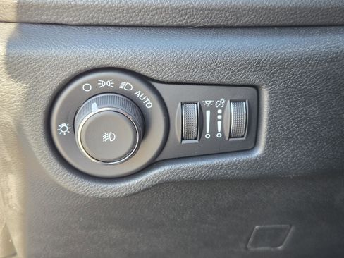 New 2026 Chrysler Pacifica Select image 20