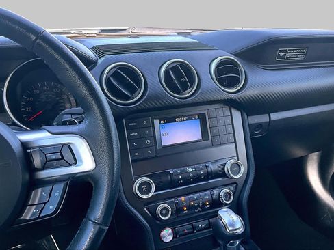 Used 2020 Ford Mustang Coupe RWD image 7