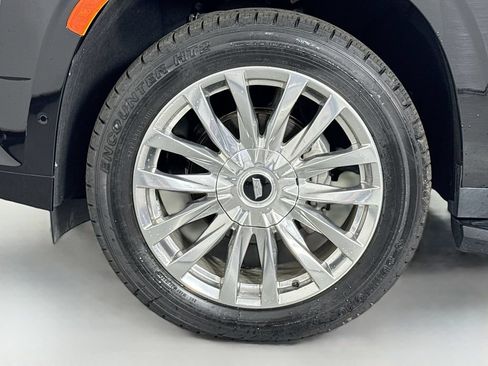 Used 2022 Cadillac Escalade ESV Premium Luxury AWD/4WD image 9