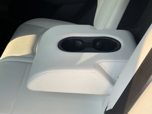 Used 2023 Tesla Model Y Long Range AWD/4WD image 26