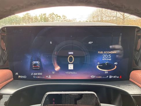 Used 2025 Lincoln Aviator Reserve w/ Illumination Package image 2