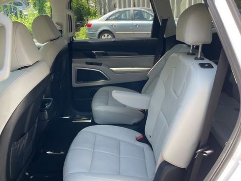 Used 2022 Kia Telluride EX w/ EX Premium Package FWD image 14