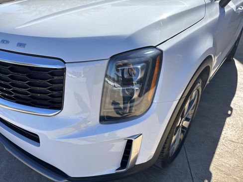 Used 2022 Kia Telluride EX w/ EX Premium Package image 9