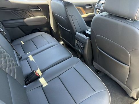 Used 2025 GMC Canyon Denali w/ LPO, Denali Black Edition AWD/4WD image 15