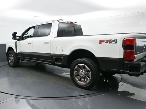 Used 2025 Ford F250 King Ranch w/ FX4 Off-Road Package image 6