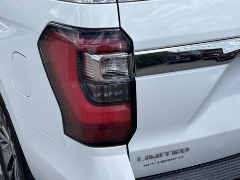 Used 2018 Ford Expedition Max Limited RWD image 35