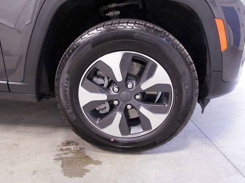 Used 2024 Jeep Grand Cherokee Limited 4xe image 11