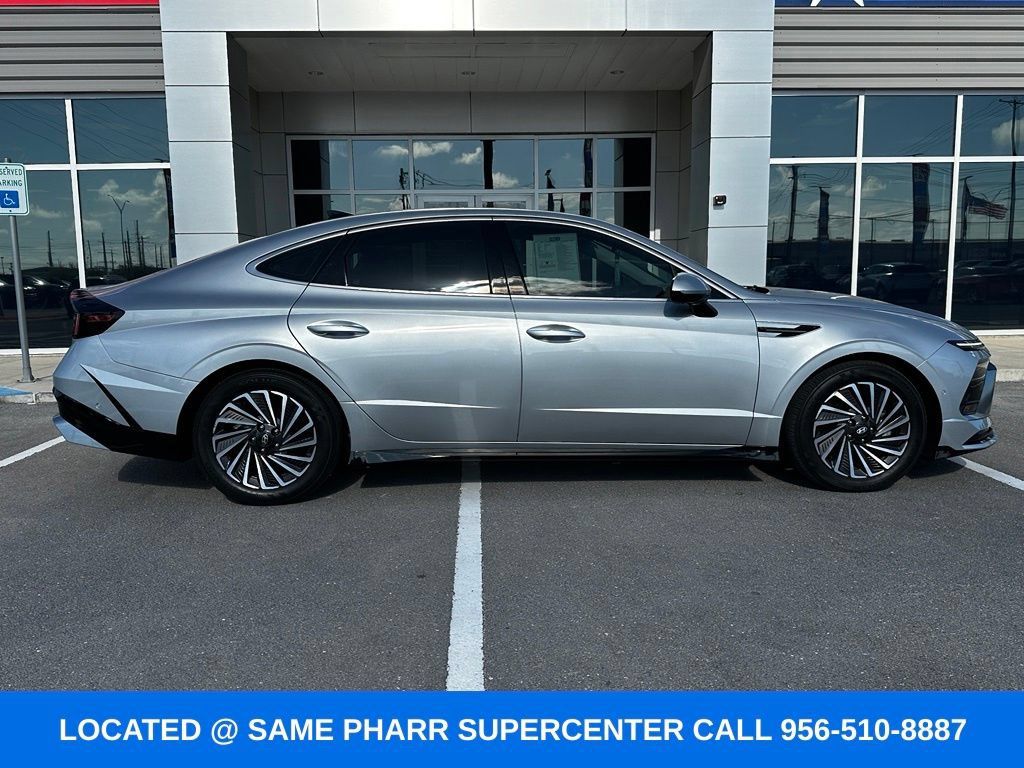 Used 2025 Hyundai Sonata Limited FWD image 5