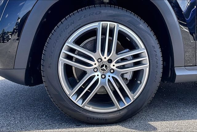 Used 2025 Mercedes-Benz GLS 450 4MATIC image 10