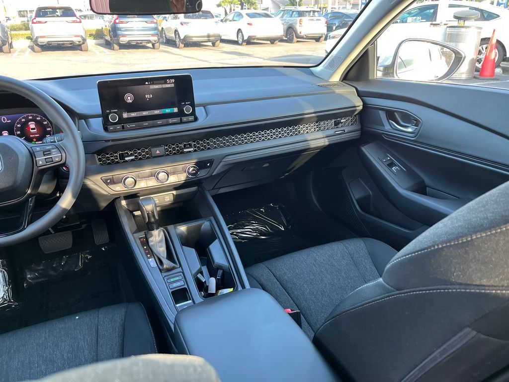 Used 2024 Honda Accord EX image 35