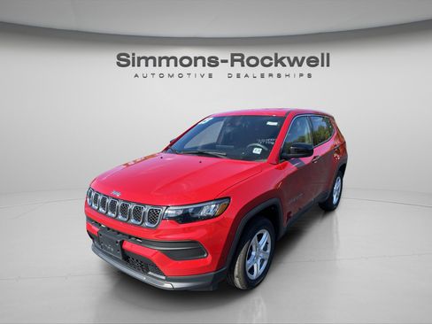 Used 2023 Jeep Compass Sport image 1
