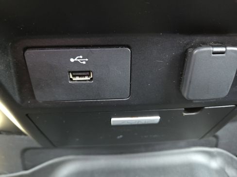 Used 2018 Ford F150 XLT AWD/4WD image 6