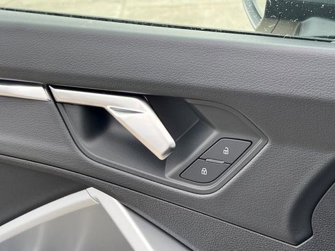 New 2025 Audi Q3 2.0T Premium image 30