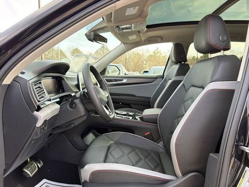 New 2026 Volkswagen Atlas Peak Edition image 11