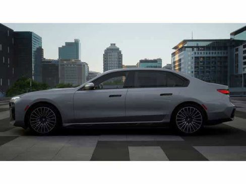 New 2025 BMW i7 xDrive60 image 4